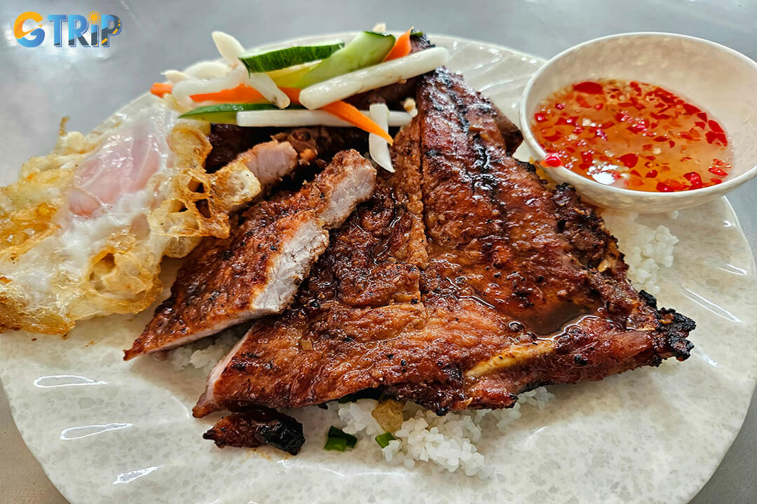 Cơm Tấm Ba Ghiền のコムタム