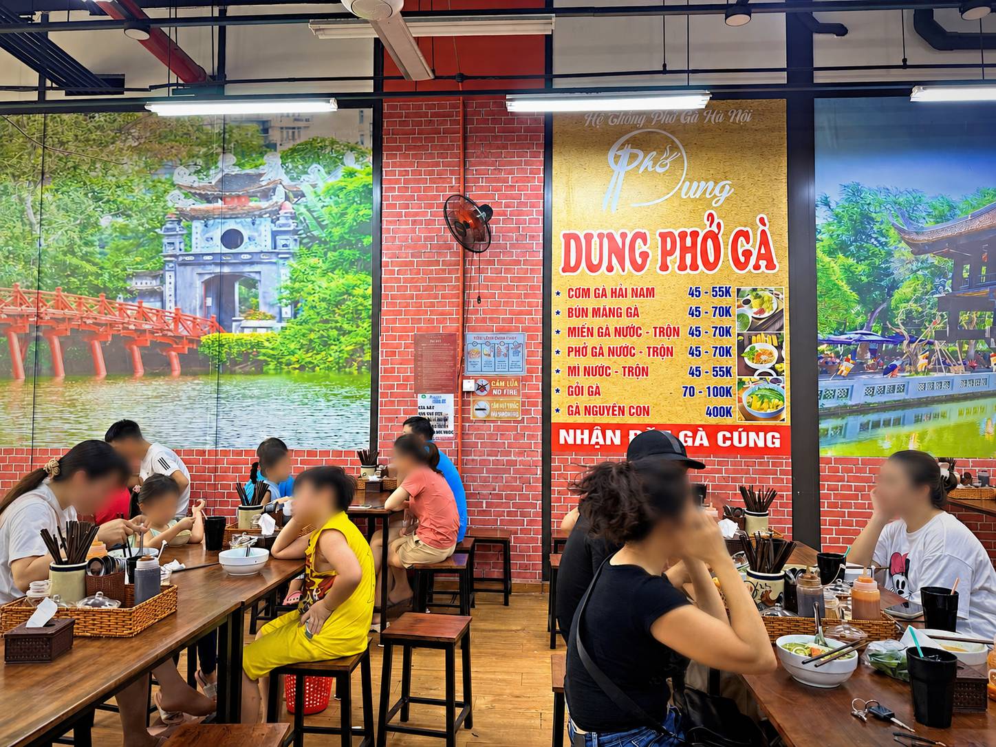 Phở Gà Dung Hà Nội の外観