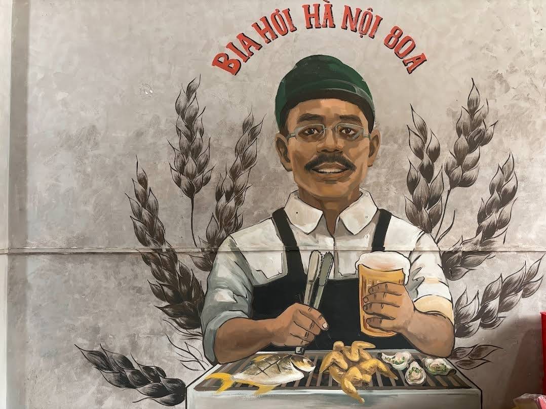 Bia Hơi 80A mural — draft beer and grilled food