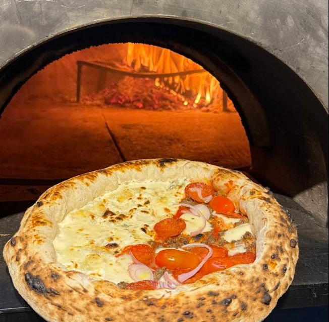 Craft Pizza の薪窯ピザ